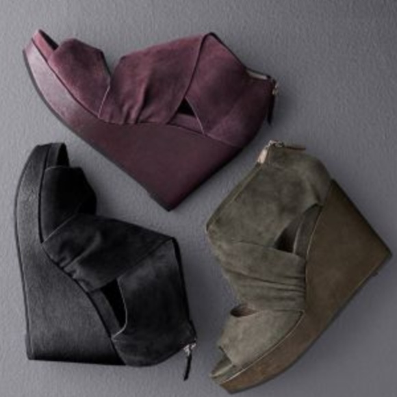 Eileen Fisher Draw Draped Suede Wedge - Picture 1 of 8